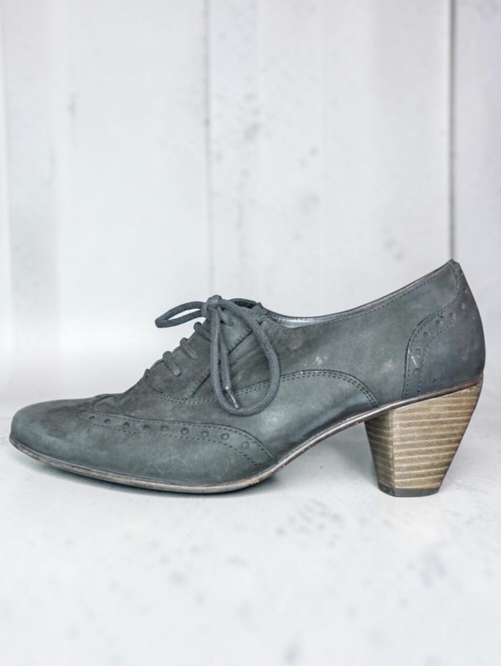 Paul Green | Kelsey Black Distressed Nubuck Wingtip Heels Women's Size 9